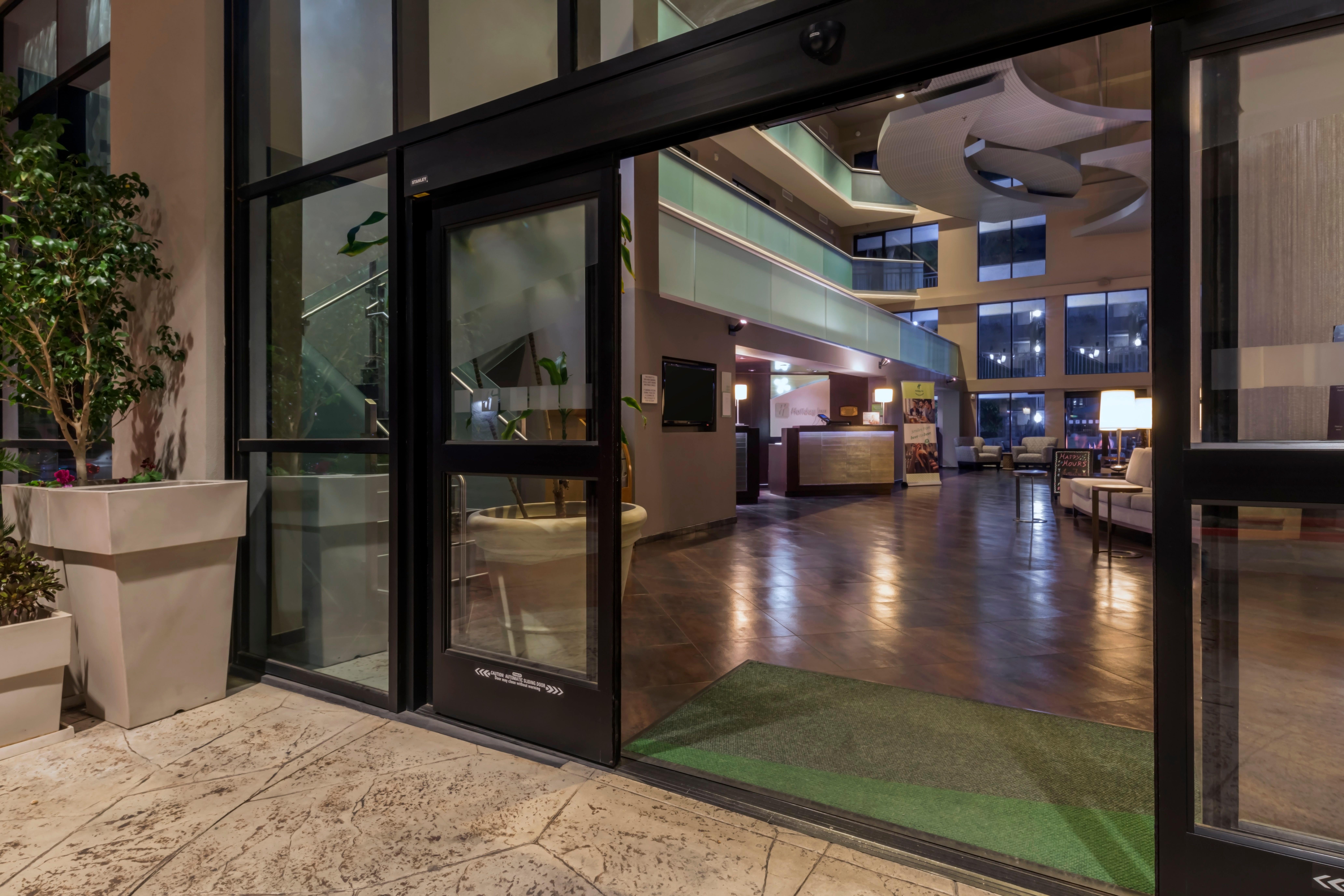 Holiday Inn And Suites Phoenix Airport North By Ihg Bagian luar foto