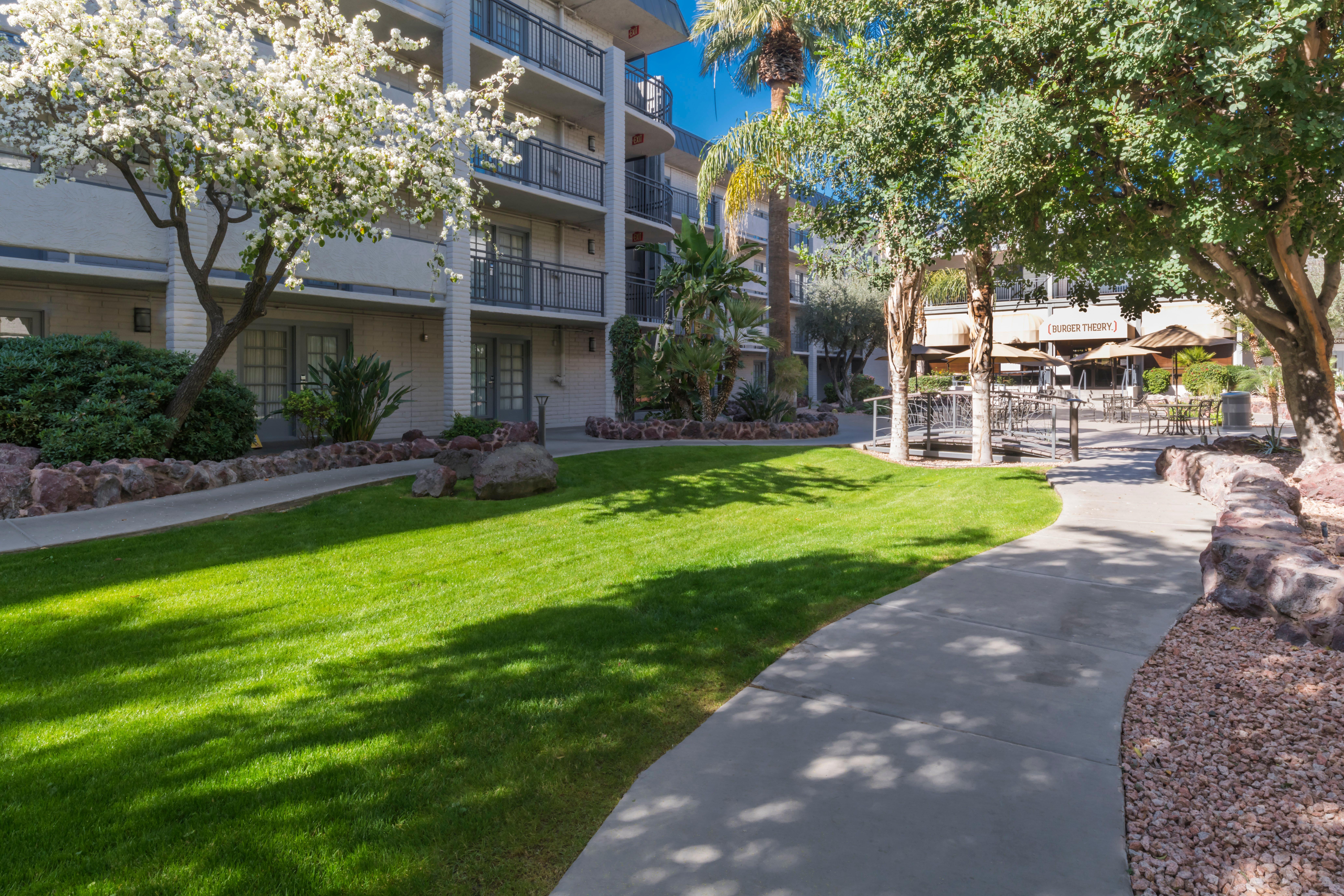 Holiday Inn And Suites Phoenix Airport North By Ihg Bagian luar foto