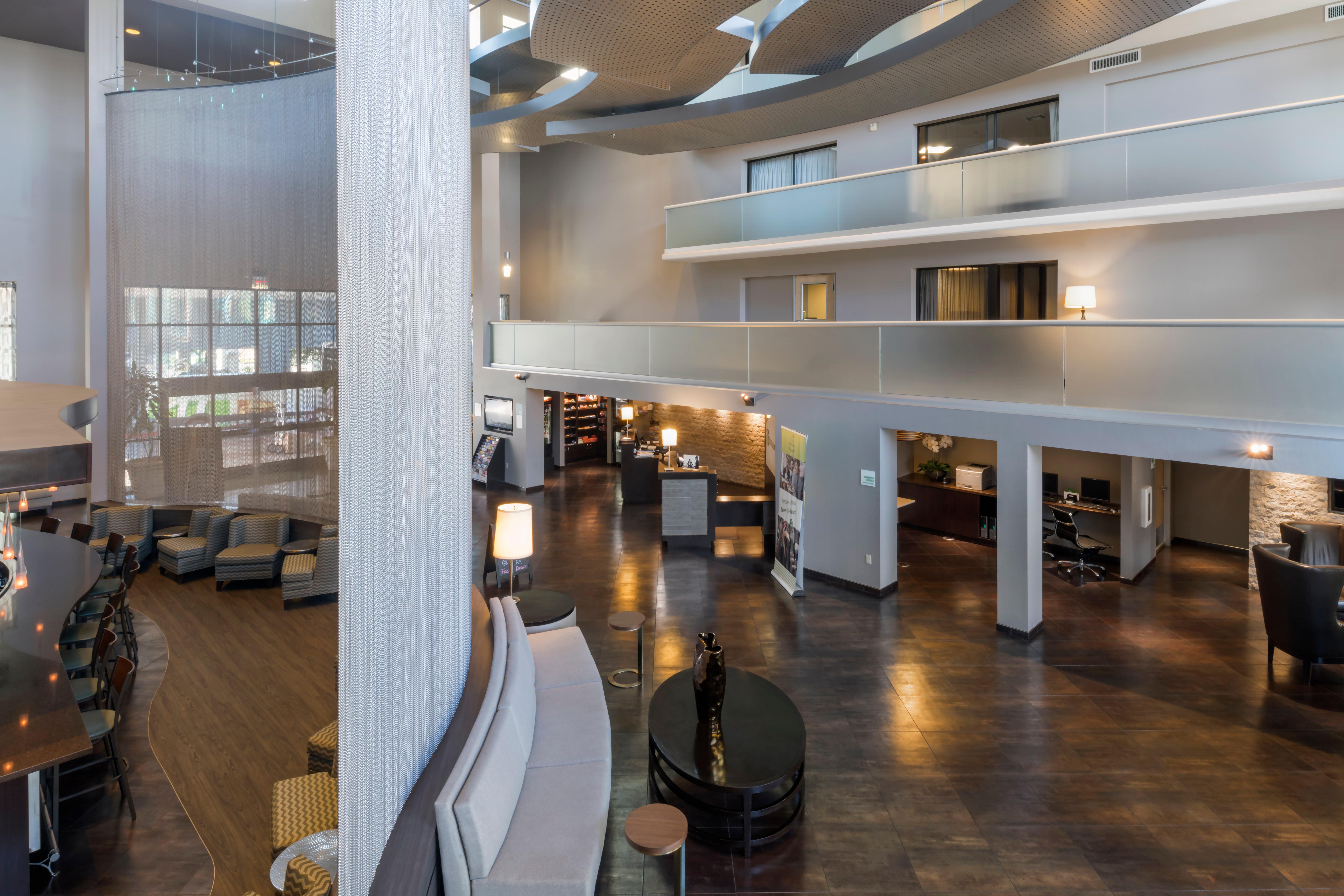 Holiday Inn And Suites Phoenix Airport North By Ihg Bagian luar foto
