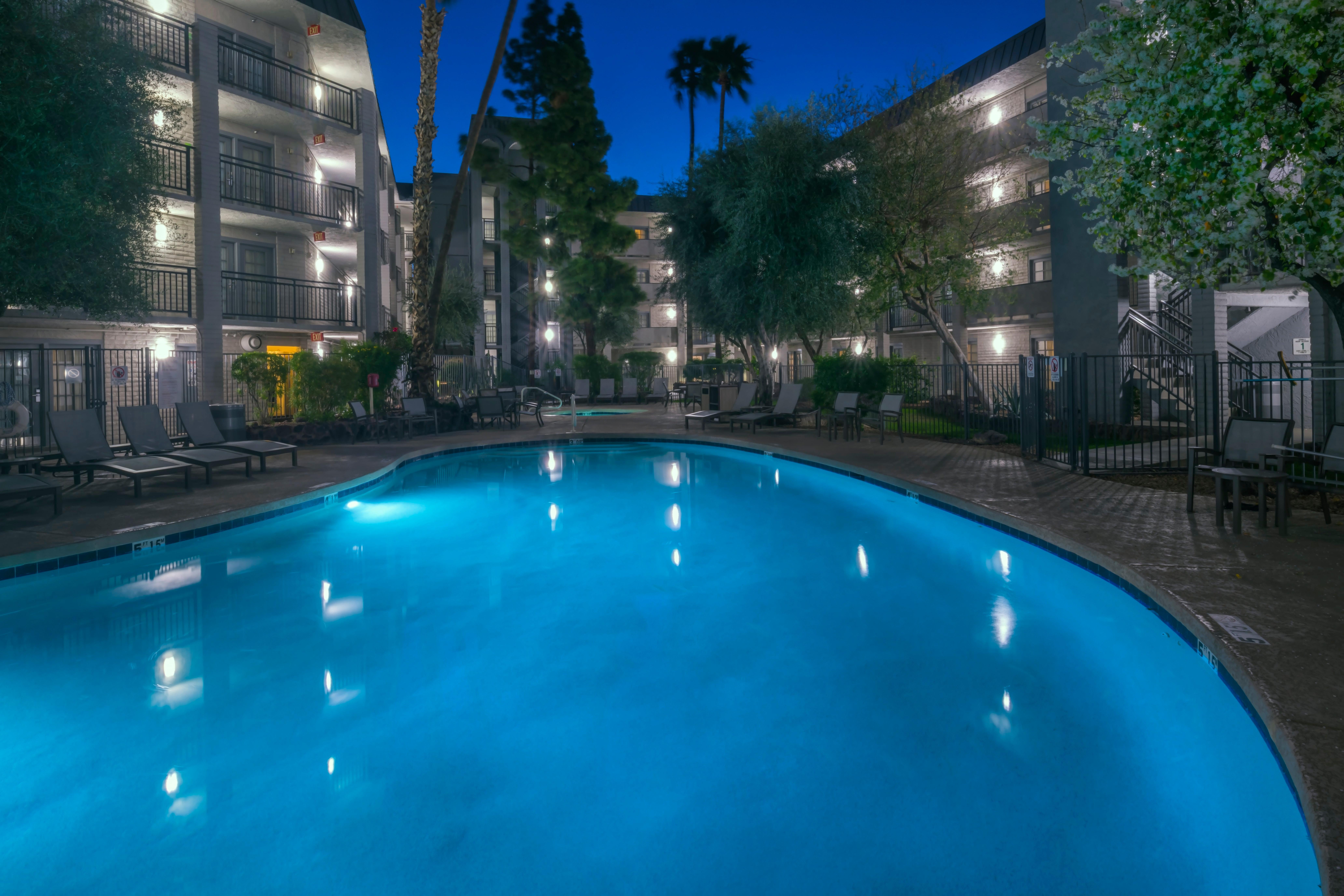 Holiday Inn And Suites Phoenix Airport North By Ihg Bagian luar foto