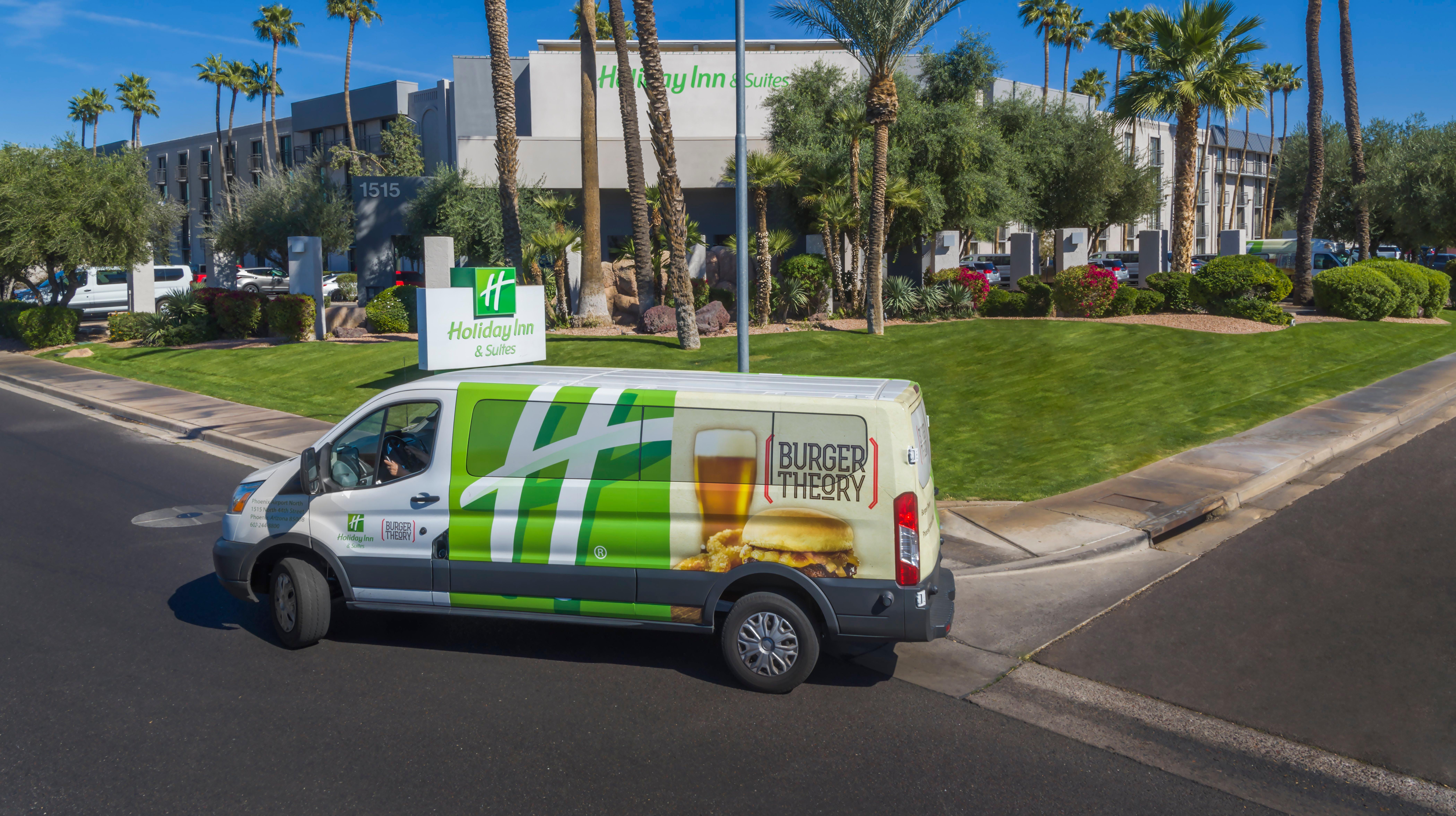Holiday Inn And Suites Phoenix Airport North By Ihg Bagian luar foto