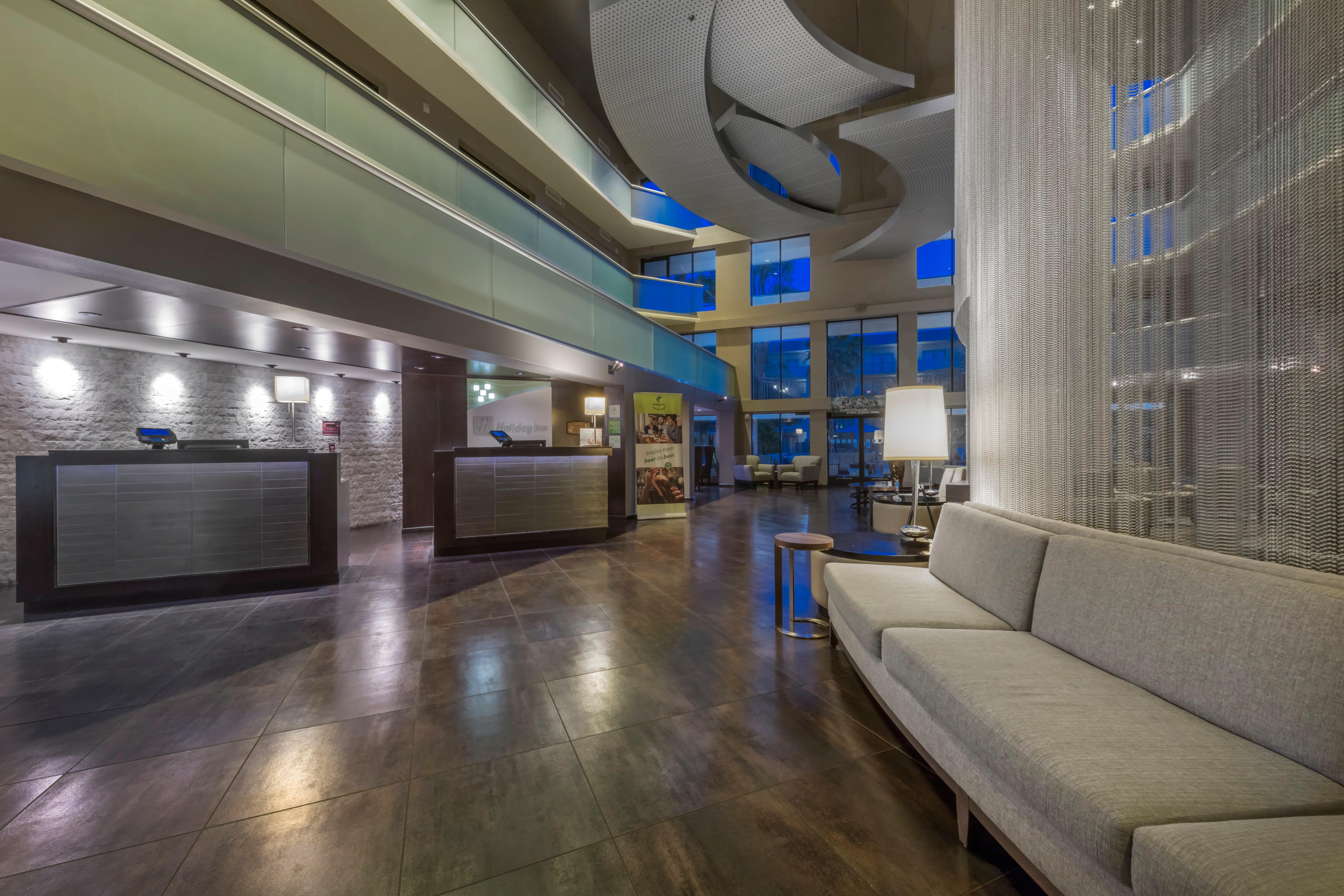 Holiday Inn And Suites Phoenix Airport North By Ihg Bagian luar foto