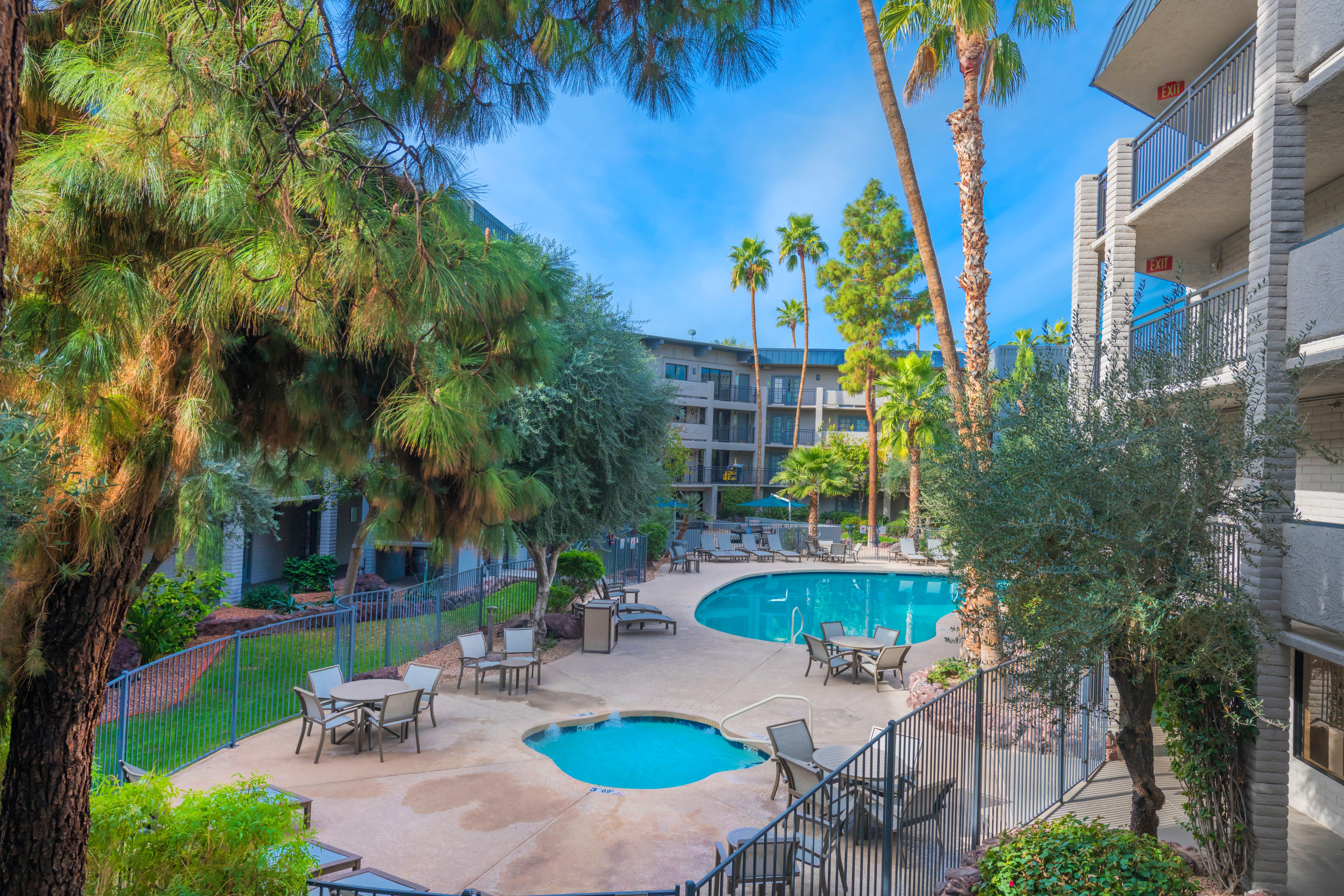 Holiday Inn And Suites Phoenix Airport North By Ihg Bagian luar foto