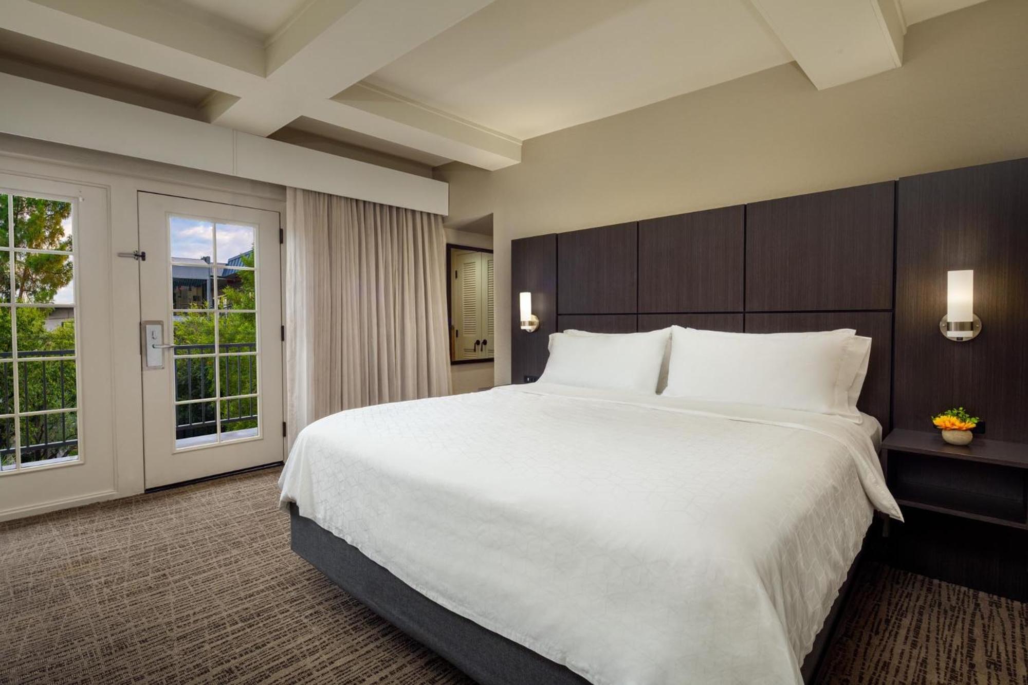 Holiday Inn And Suites Phoenix Airport North By Ihg Bagian luar foto