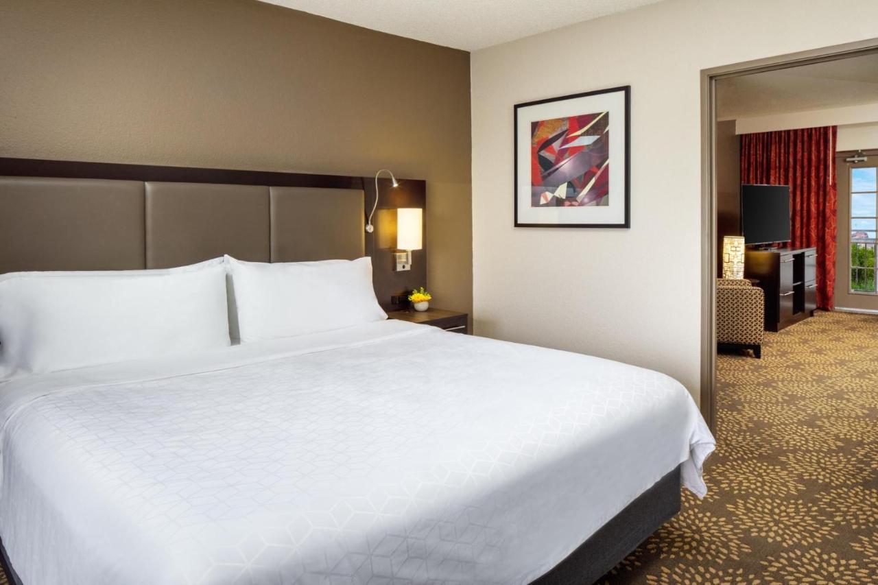 Holiday Inn And Suites Phoenix Airport North By Ihg Bagian luar foto