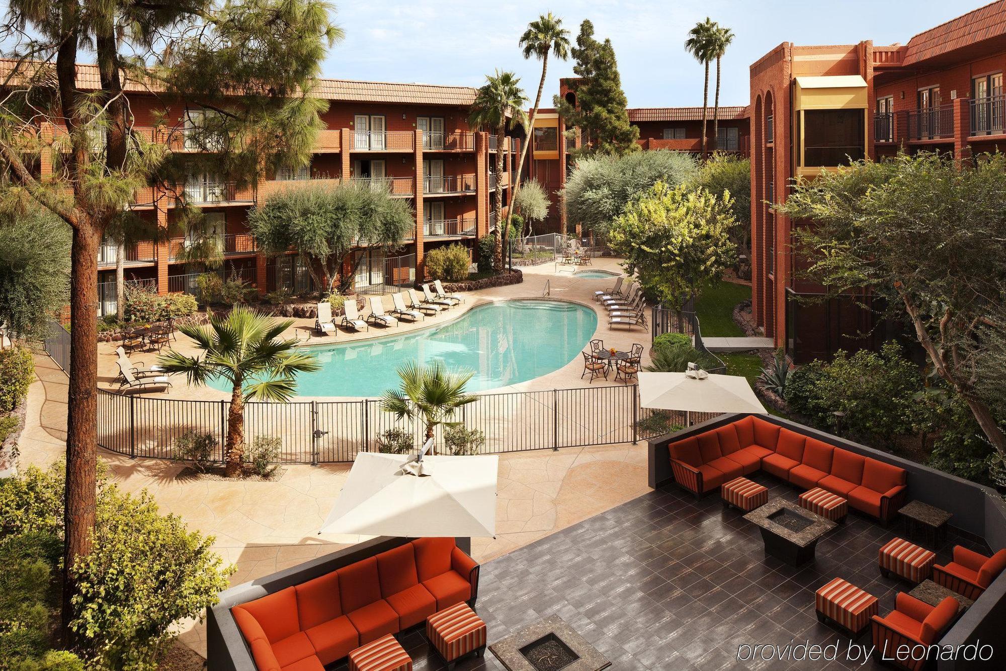 Holiday Inn And Suites Phoenix Airport North By Ihg Bagian luar foto