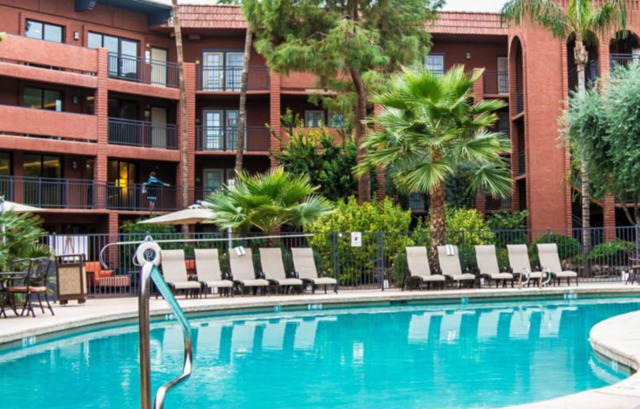 Holiday Inn And Suites Phoenix Airport North By Ihg Bagian luar foto