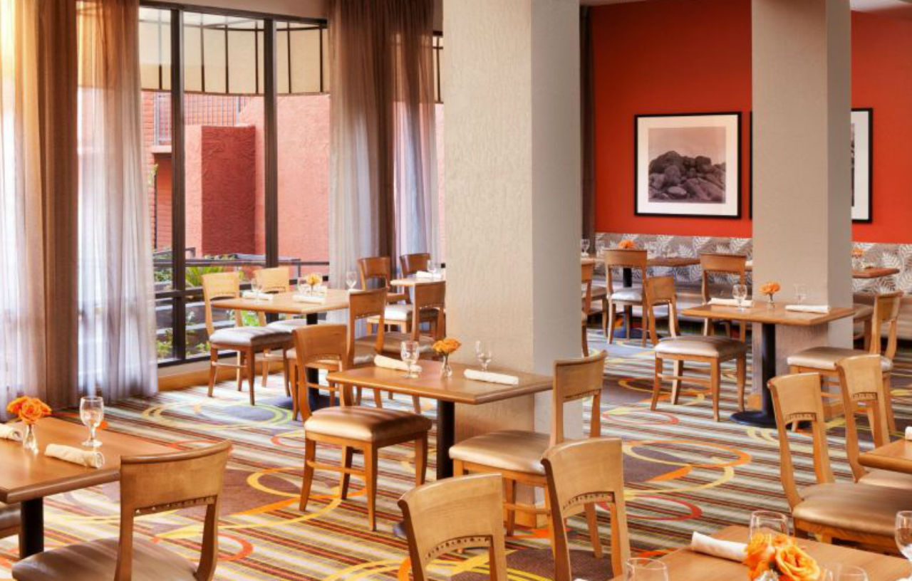 Holiday Inn And Suites Phoenix Airport North By Ihg Bagian luar foto